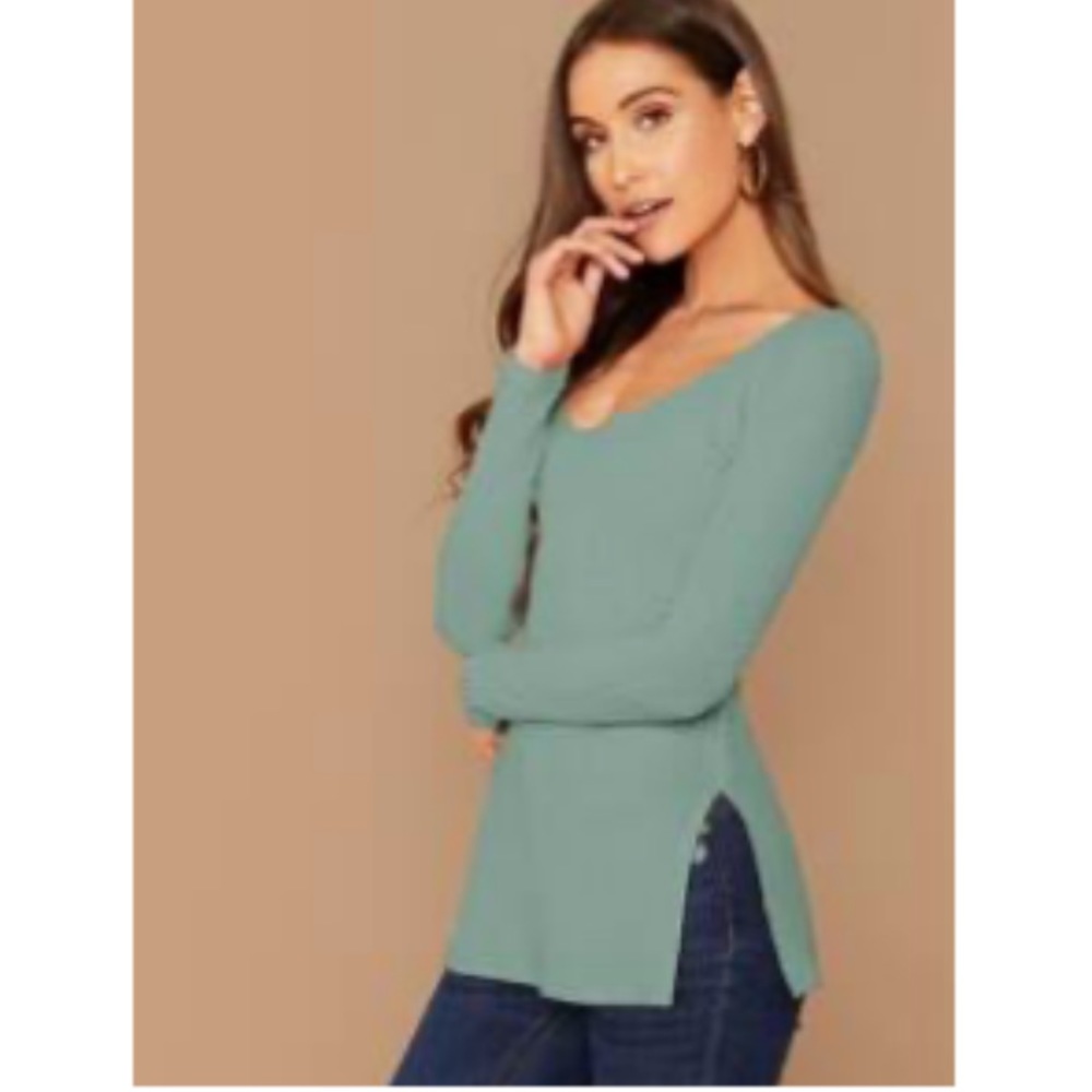 ⭐️4 for $10⭐️ Sage Ribbed Long Sleeve Shirt.